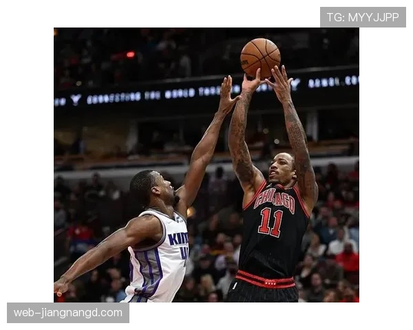 德罗赞关键中投拉开空间，助力季后赛得分稳定提升