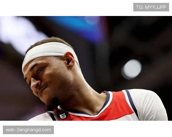 库兹马强化无球跑动提升关键时刻得分效率