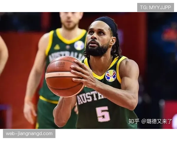 米尔斯无球跑动制造空位，三分效率领跑替补席