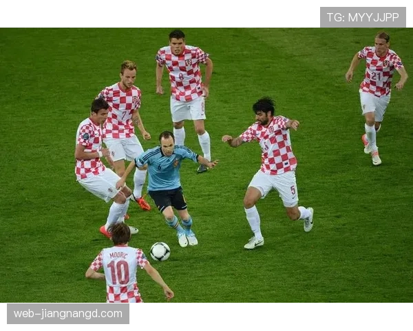福登与伊涅斯塔：小技术运用及中场控制力对比分析